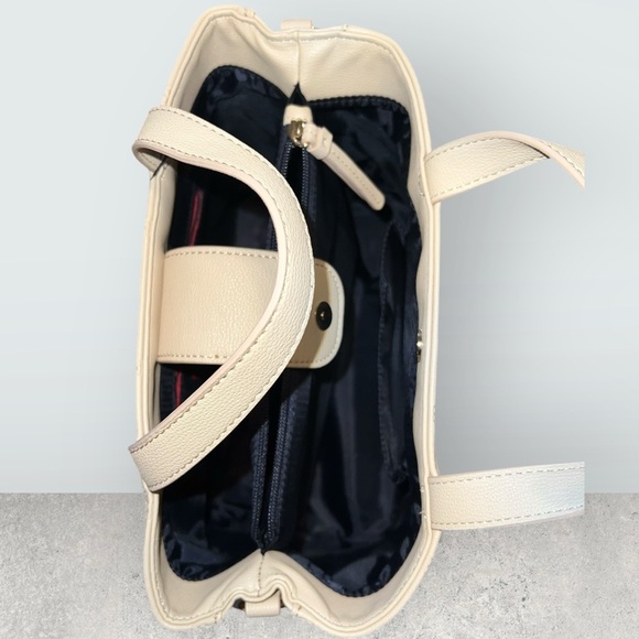 Tommy Hilfiger Tan Crossbody Bag with Classic Design - Picture 5 of 6